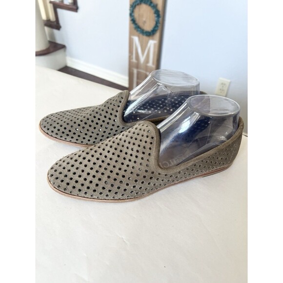 Pedro Garcia Yara flat loafer perforated shoe taupe brown suede 39.5 9 Mint $499 - Picture 1 of 12